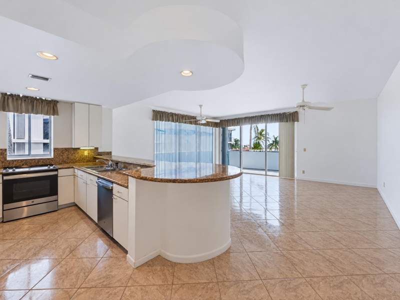 3 bedroom Condominium at 120 Inlet Way #301, Inlet Beach Club Condo, Palm Beach Shores — photo 4