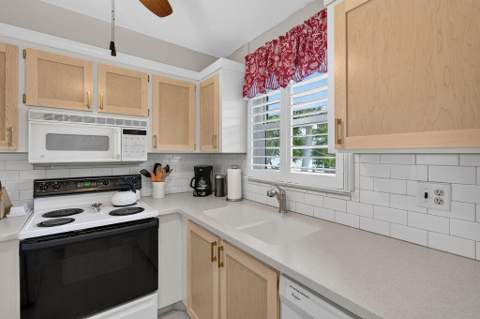 2929 SE Ocean Boulevard #121-6, Stuart FL - photo 6 of 29