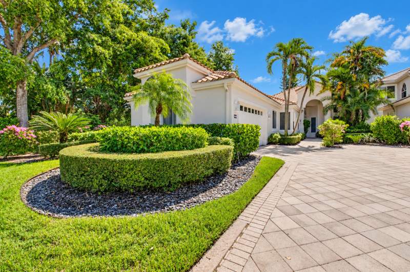 4 bedroom Single Family Residence at 3528 NW Clubside Circle, Clubside At Woodfield Country Club, Boca Raton — photo 4