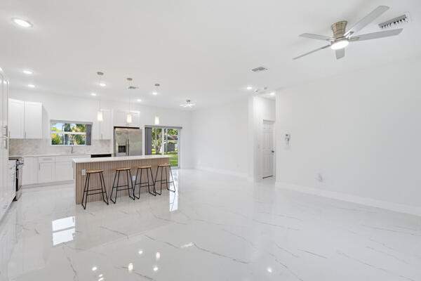 3 bedroom Single Family Residence at 8601 Fort Pierce Boulevard, Lakewood Park Unit 8, Fort Pierce — photo 3