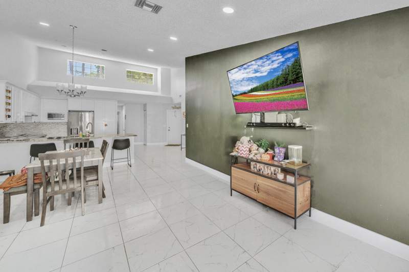 2 bedroom Villa at 3575 Deer Creek Palladian Circle, Lakes Of Deer Creek, Deerfield Beach — photo 4
