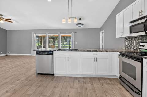 19564 Hampton Drive, Boca Raton FL - photo 13 of 56