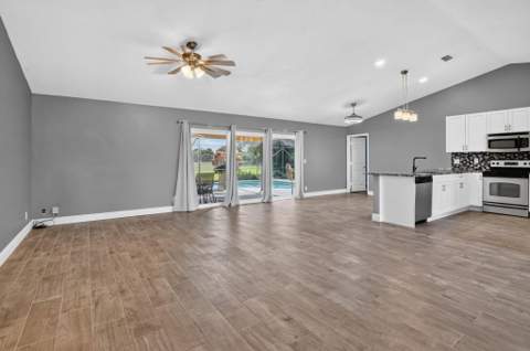 19564 Hampton Drive, Boca Raton FL - photo 8 of 56