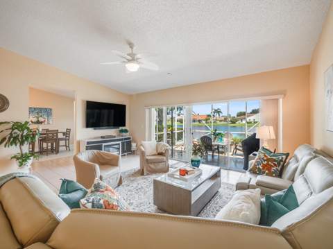 3933 Summer Chase Court, Lake Worth FL - photo 7 of 36