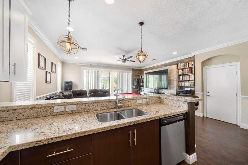 5 bedroom Single Family Residence at 156 Catania Way, Bella Terra Pud 4, Royal Palm Beach — photo 3