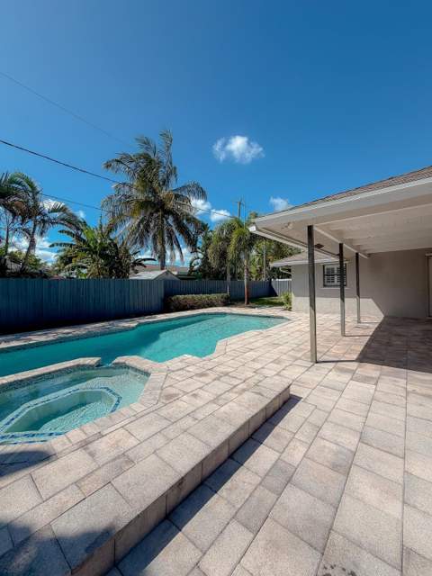 1007 Wynndale Way, Lantana FL - photo 6 of 25