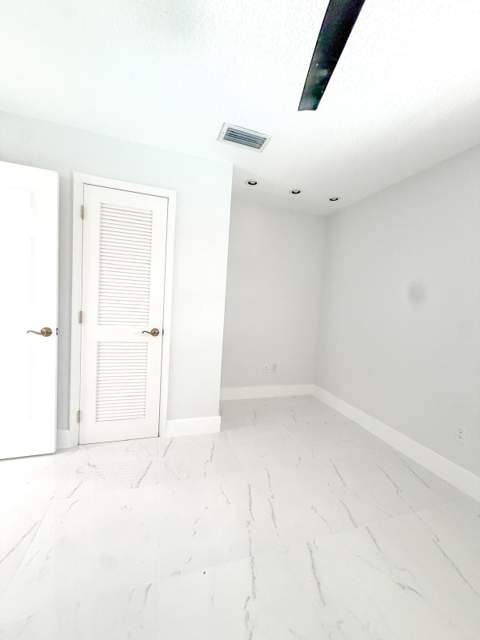 1007 Wynndale Way, Lantana FL - photo 11 of 25
