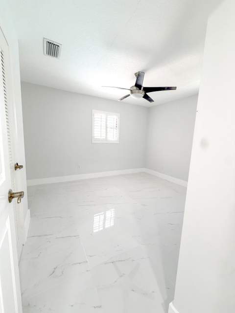 1007 Wynndale Way, Lantana FL - photo 12 of 25