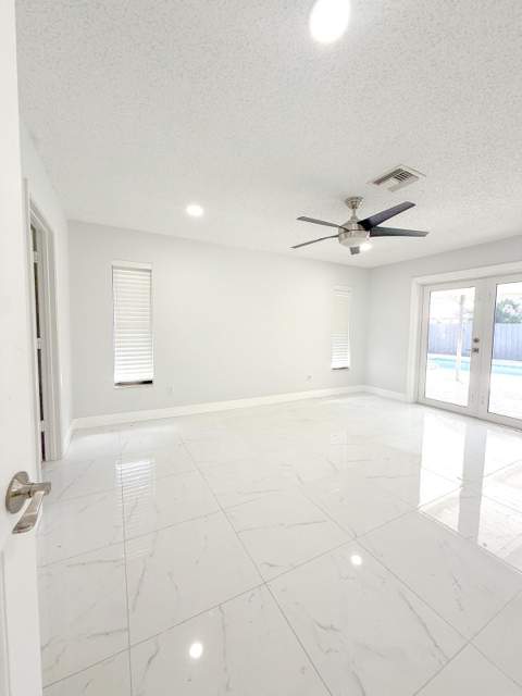 1007 Wynndale Way, Lantana FL - photo 24 of 25
