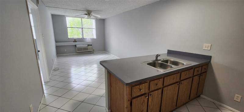1 bedroom Condominium at 2501 Riverside Drive #513-A, Coral Springs Tower Club, Coral Springs — photo 3