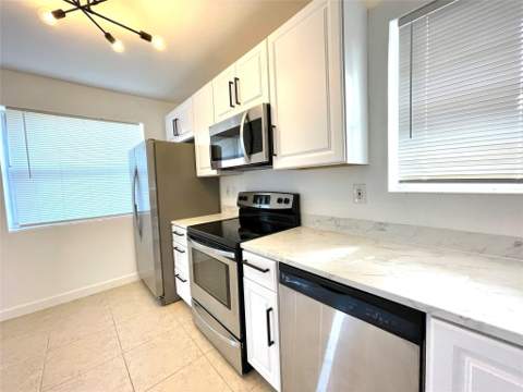 4071 N Dixie Highway #20, Oakland Park FL - photo 7 of 30