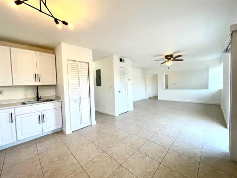 4071 N Dixie Highway #20, Oakland Park FL - photo 17 of 30