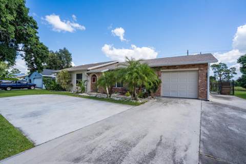 278 Sandpiper Avenue, Royal Palm Beach FL - photo 6 of 36
