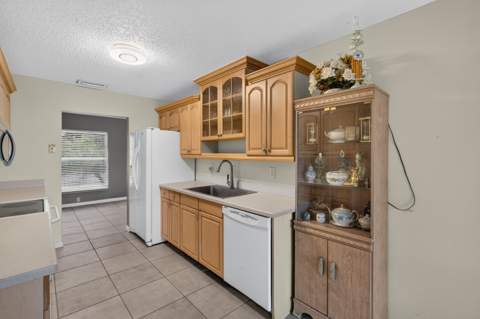 278 Sandpiper Avenue, Royal Palm Beach FL - photo 11 of 36
