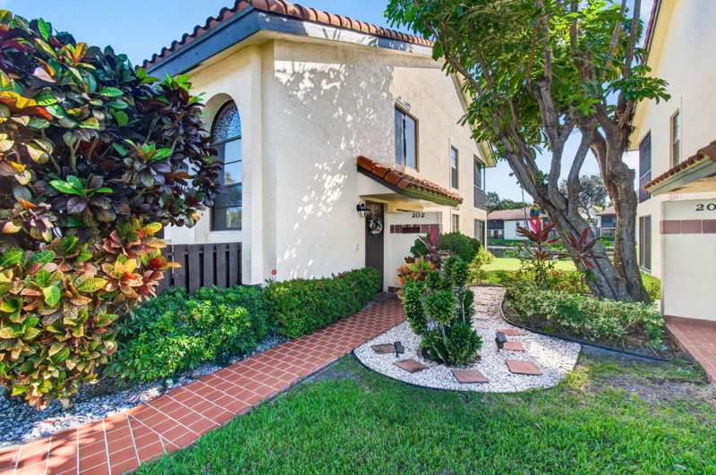 3 bedroom Condominium at 10383 S Circle Lake Drive #202, Palm Chase Lakes Condo, Boynton Beach — photo 1