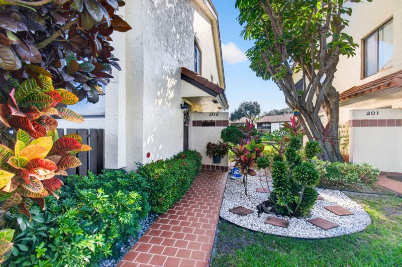 3 bedroom Condominium at 10383 S Circle Lake Drive #202, Palm Chase Lakes Condo, Boynton Beach — photo 5