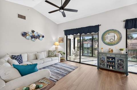 10383 S Circle Lake Drive #202, Boynton Beach FL - photo 12 of 103