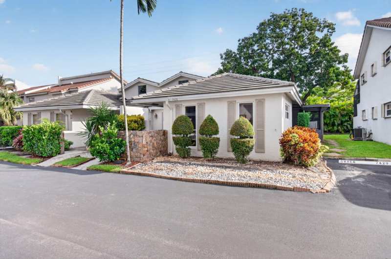 3 bedroom Villa at 7420 Champagne Place, Castel Gardens, Boca Raton — photo 1