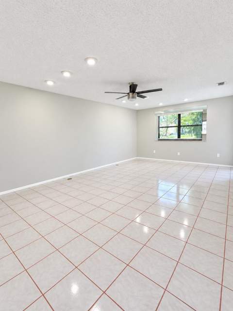 109 Roselle Court, Royal Palm Beach FL - photo 6 of 17