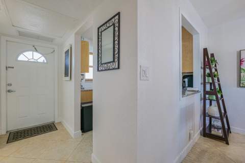 3531 NW 50th Avenue #413, Lauderdale Lakes FL - photo 7 of 28
