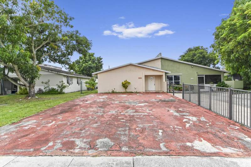 3 bedroom Villa at 5918 S Rue Road, Forest Hill Village, West Palm Beach — photo 3