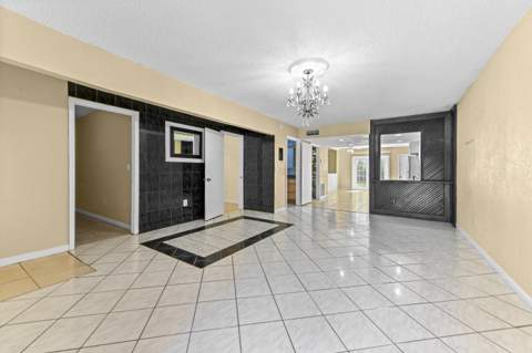 5918 S Rue Road, West Palm Beach FL - photo 7 of 27