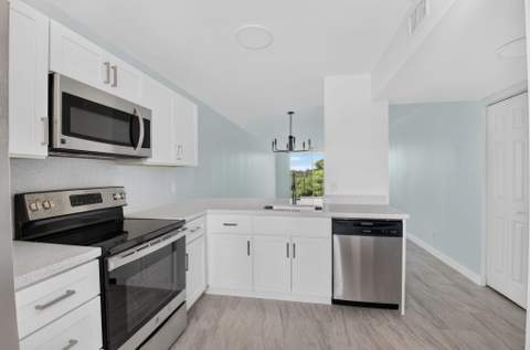 7145 Huntington Lane #408, Delray Beach FL - photo 18 of 86