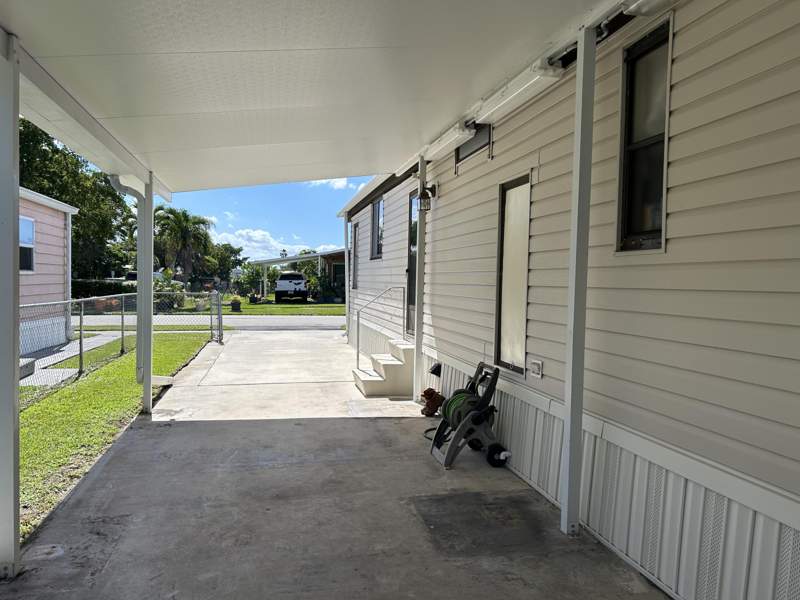 2 bedroom Manufactured Home at 21541 NW 7th Street, Heritage City Sec 2, Pembroke Pines — photo 4