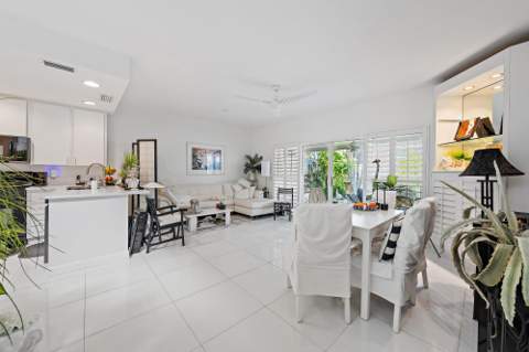 79 Tall Oaks Circle, Tequesta FL - photo 7 of 30