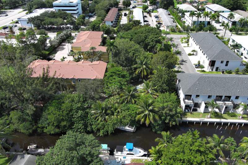 1 bedroom Single Family Residence at 4696 SW 32nd Avenue, Canal Groves, Dania Beach — photo 2