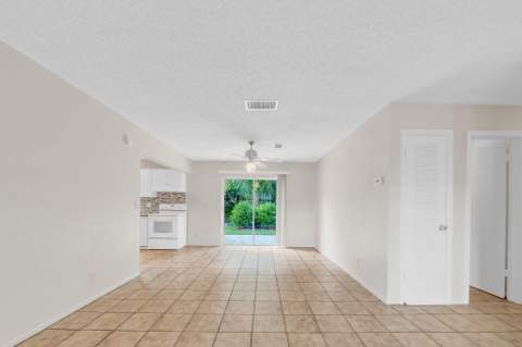 19323 Liberty Road, Boca Raton FL - photo 17 of 48