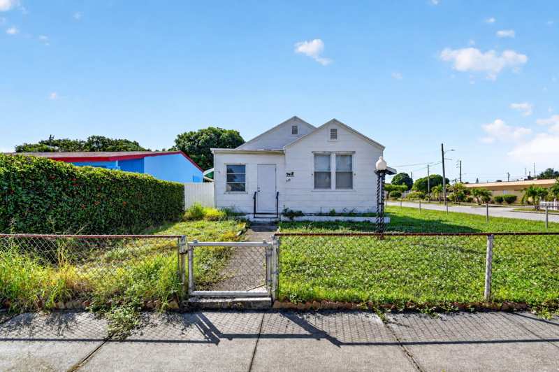 2 bedroom Single Family Residence at 529 23rd Avenue, Worthmore Park, Lake Worth Beach — photo 1