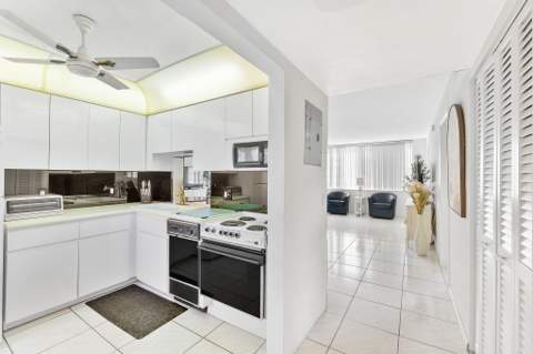 1889 S Ocean Drive #203, Hallandale Beach FL - photo 7 of 26