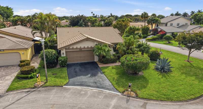 2 bedroom Single Family Residence at 5743 Lakeview Mews Circle, Indian Springs, Boynton Beach — photo 1