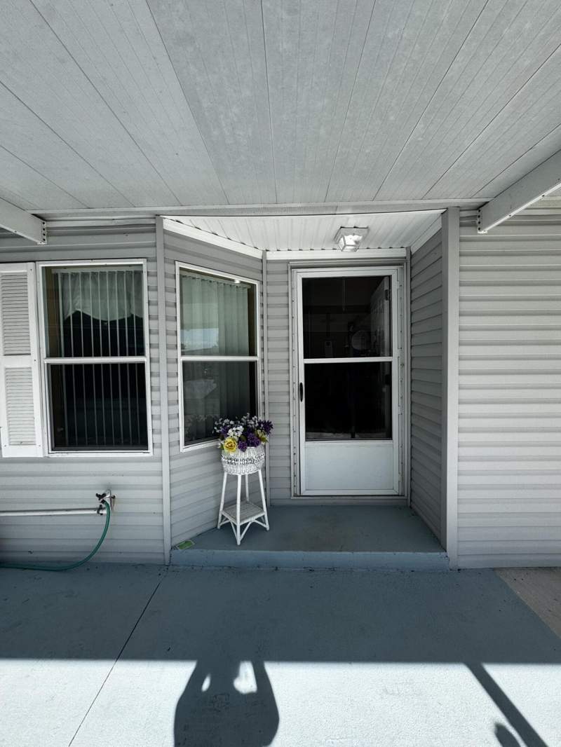 2 bedroom Manufactured Home at 6515 Dulce Real Avenue, Spanish Lakes Fairways, Fort Pierce — photo 4