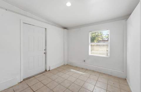 1064 Highview Road, Lake Worth FL - photo 17 of 36