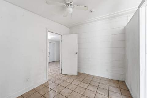 1064 Highview Road, Lake Worth FL - photo 21 of 36