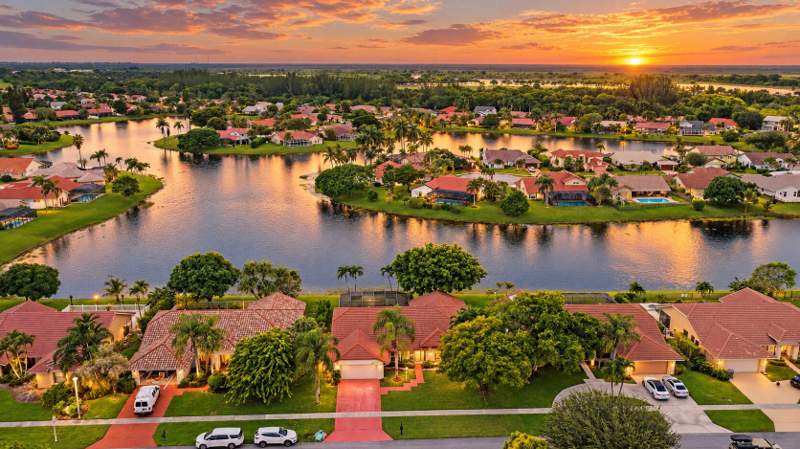 4 bedroom Single Family Residence at 11235 Island Lakes Lane, Island Lakes Sec 1 2, Boca Raton — photo 3