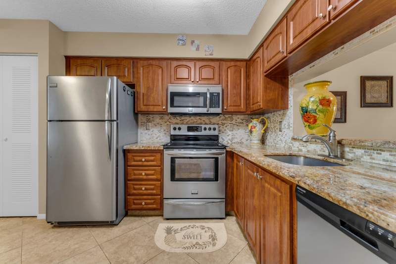 2 bedroom Condominium at 7340 Amberly Lane #210, Huntington Lakes Sec Four Condos, Delray Beach — photo 2