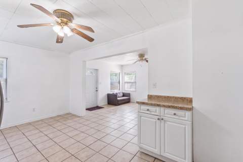 1064 Highview Road, Lake Worth FL - photo 11 of 36