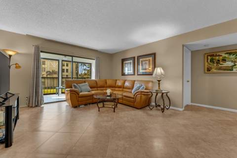 7340 Amberly Lane #210, Delray Beach FL - photo 16 of 67