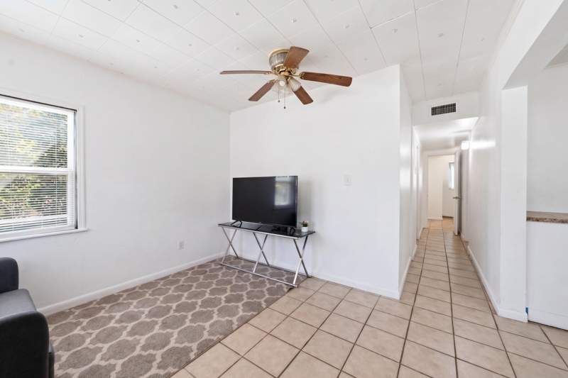 3 bedroom Single Family Residence at 1064 Highview Road, Ridge Grove Add 1, Lake Worth — photo 4
