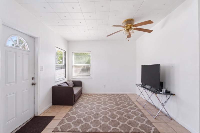 3 bedroom Single Family Residence at 1064 Highview Road, Ridge Grove Add 1, Lake Worth — photo 5