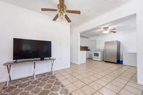 1064 Highview Road, Lake Worth FL - photo 6 of 36