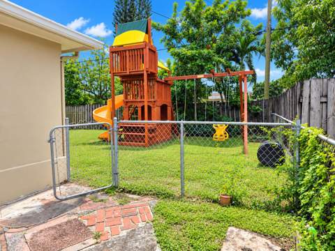 7700 Sunset Strip, Sunrise FL - photo 21 of 24