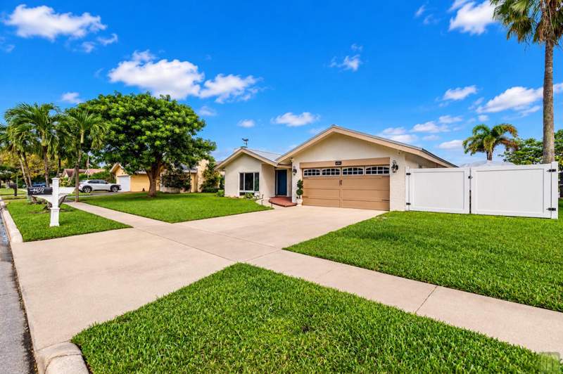 4 bedroom Single Family Residence at 4959 NW 6th Street, Lakewood East Sec 1, Coconut Creek — photo 3