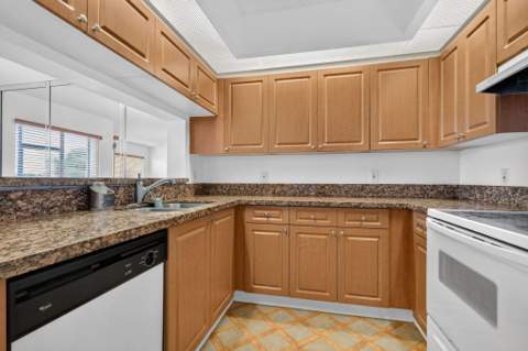 801 SW 141st Avenue #102O, Pembroke Pines FL - photo 8 of 27