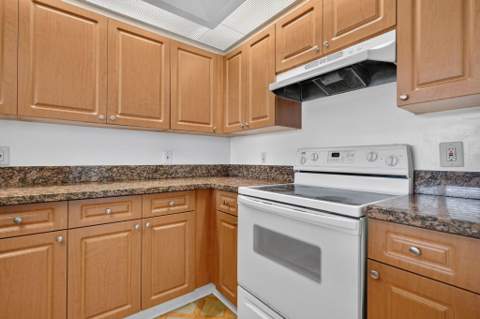 801 SW 141st Avenue #102O, Pembroke Pines FL - photo 7 of 27