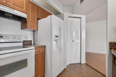 801 SW 141st Avenue #102O, Pembroke Pines FL - photo 9 of 27