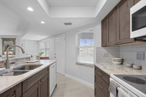 3236 SE Aster Lane #M228, Stuart FL - photo 17 of 49